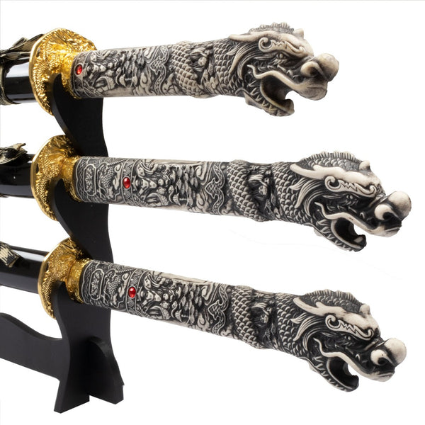 Daisho Highlander Containing a katana, Wakazashi and Tanto with display stand Close up of handles of swords