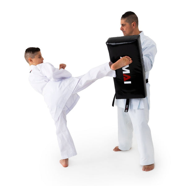 Shield - Shoc Tec Junior Curved Kid kicking it